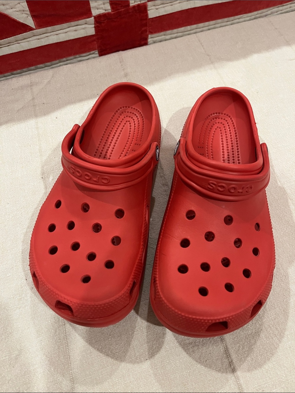 CROCS' Classic Clog - Men/Women